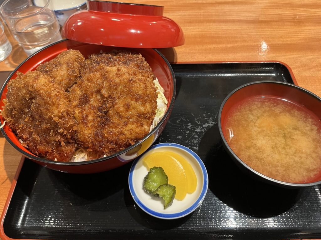 本宮市　かしわや　ソースかつ丼