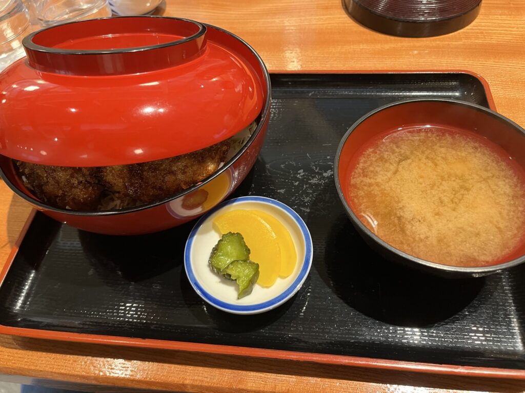 本宮市　かしわや　ソースかつ丼